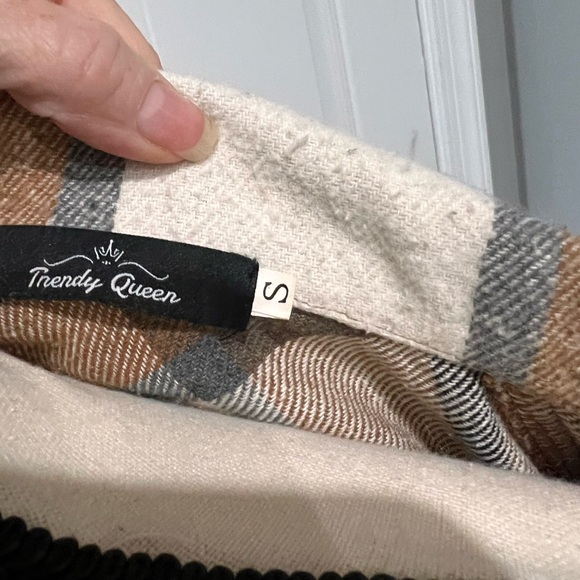 Shacket - Picture 4 of 4